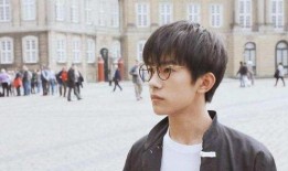 易烊千玺近况爆料最新消息,新作品备受期待，生活状态引关注